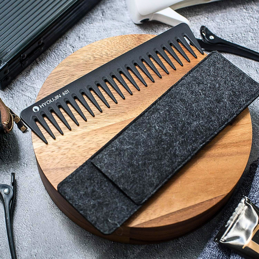 HYOUJIN Grooming Perfectionist’s Carbon Detangling Comb: High-Velocity Hair Alignment Garrison