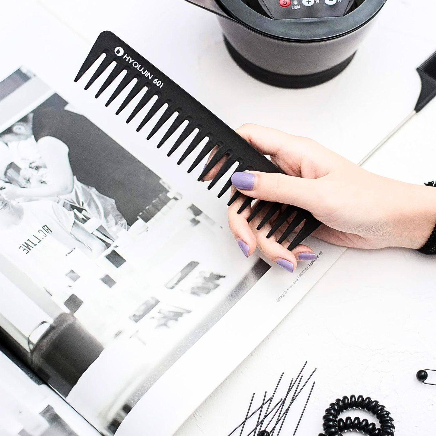 HYOUJIN Carbon Fiber Detangling Comb