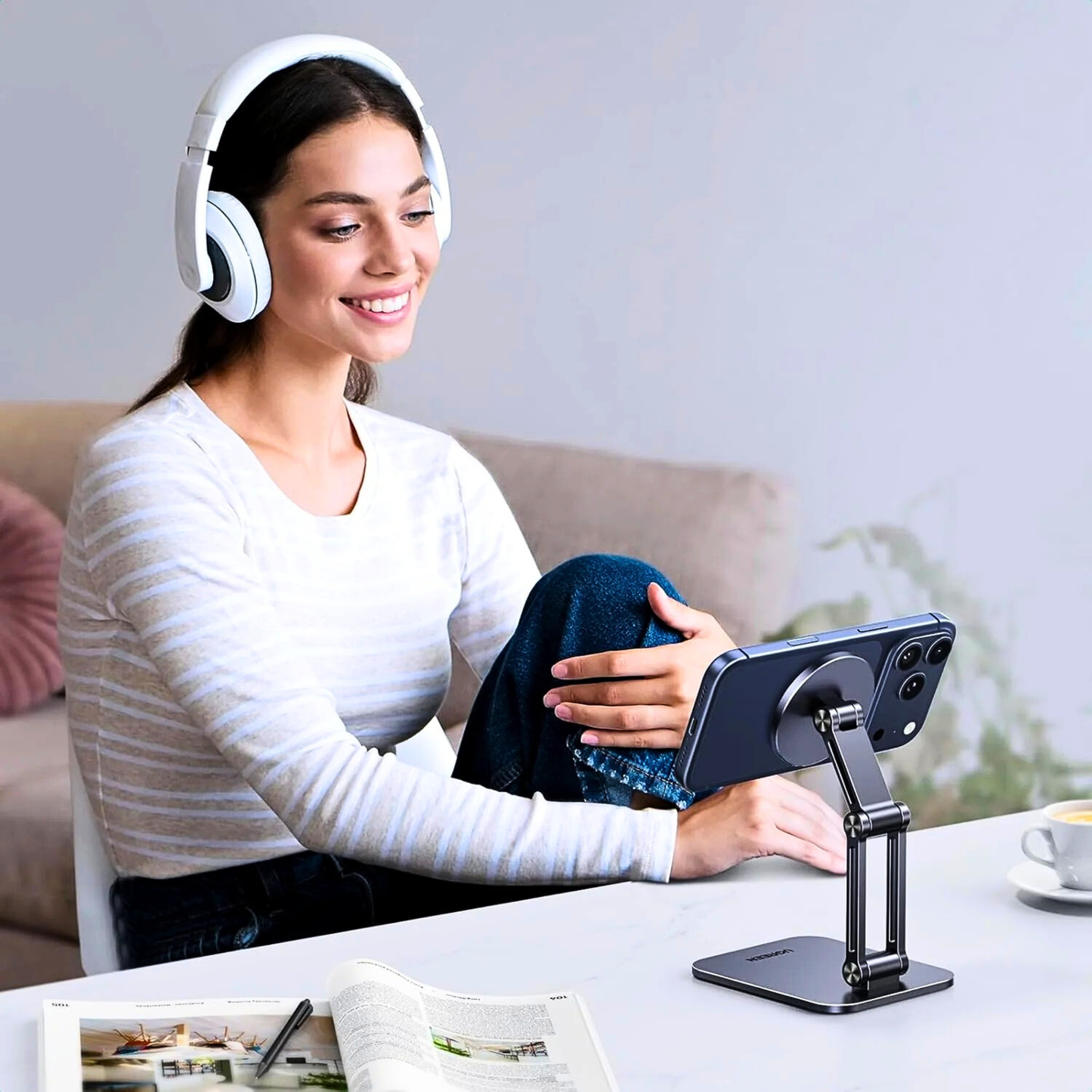 Magnetic Cell Phone Stand With Adjustable Arms